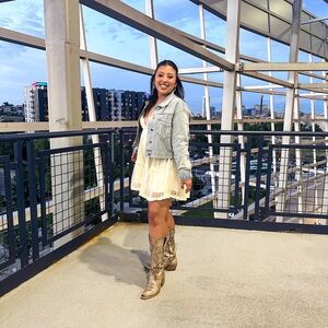 Meet your Posher, Alex